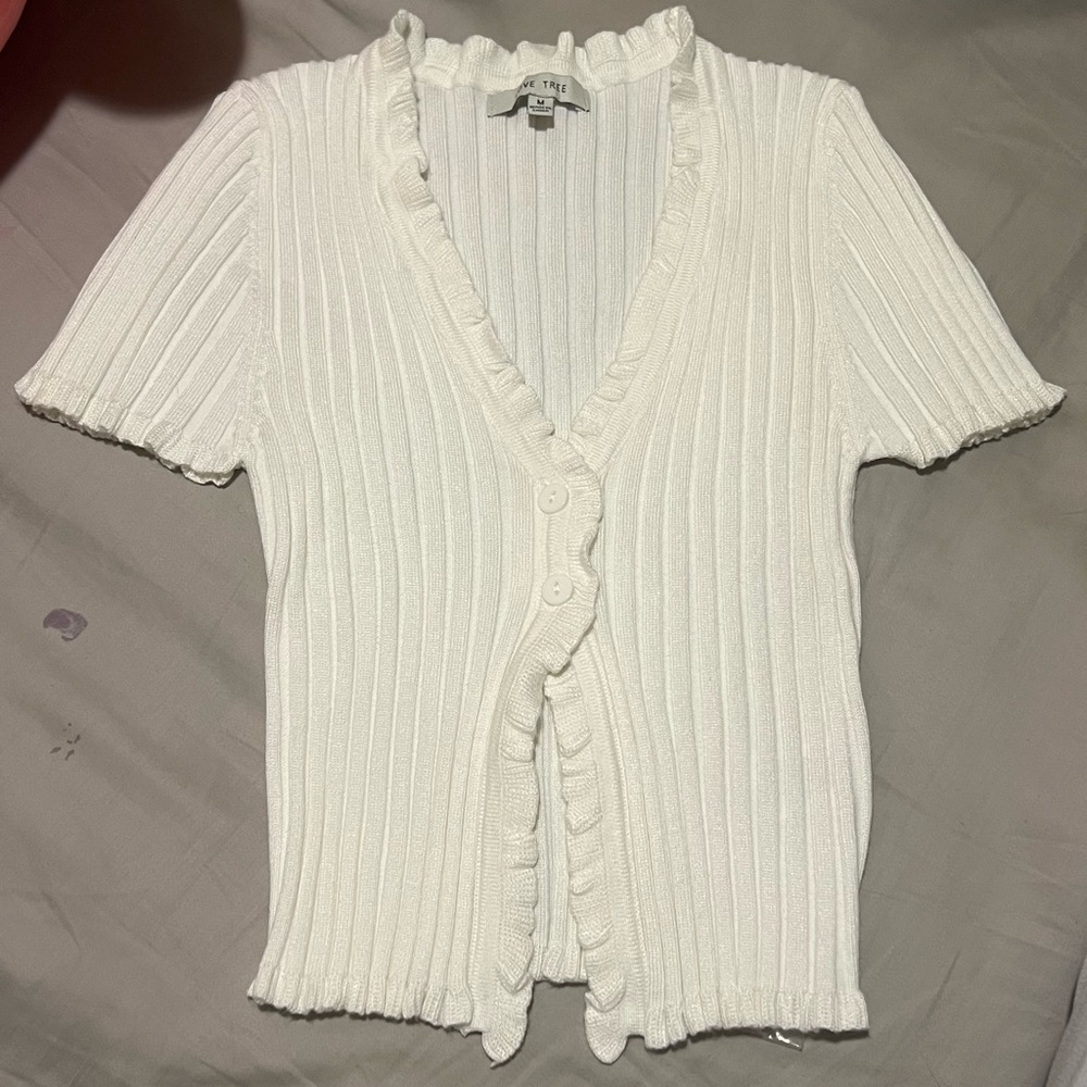 Forever 21 frilly top ☁️🤍